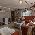 Rosalie Apartment *